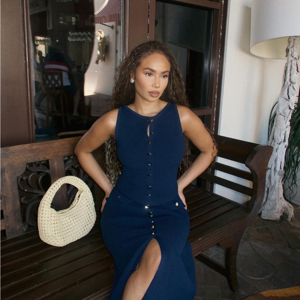 Meshki sawyer Sleeveless Buttoned
Maxi Dress